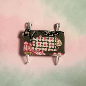 Vera Bradley Zip ID Case in Olivia Pink